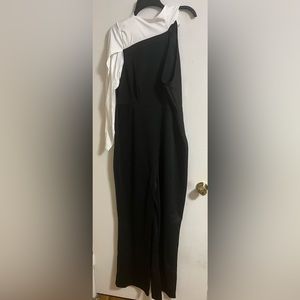 NEW: FHQ Collection Black & White One Sleeve Jumper